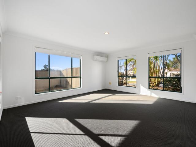 9 Daintree DriveParkwood QLD 4214, Australia