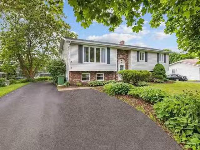 9 Darrach Street, Charlottetown, PE, C1C 1E2 house for sale.