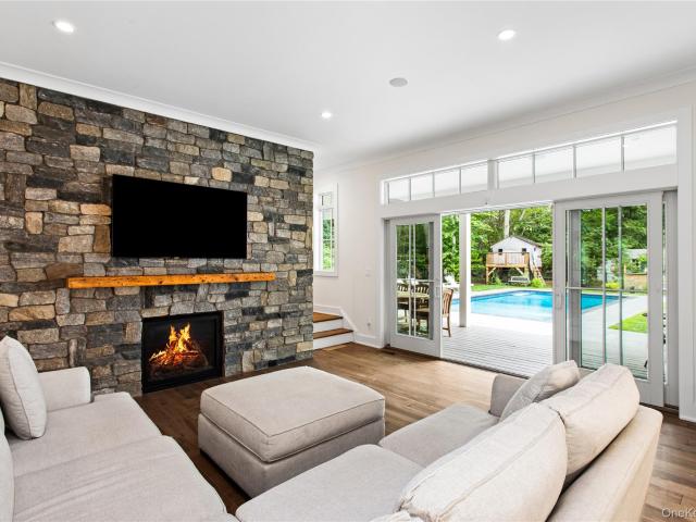 9 Deerland Drive