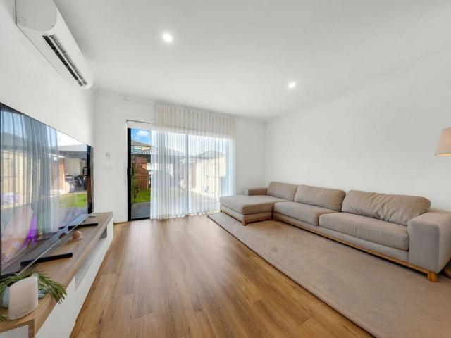 9 Dobre Walk, Truganina VIC, Belconnen