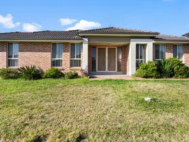 9 Domain Boulevard, PRESTONS, NSW 2170 House for Rent