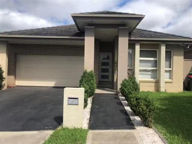 9 Dorset Street, SPRING FARM House for rent Listed by Monique.