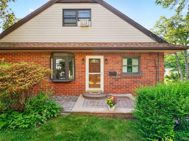 9 E Hall Avenue