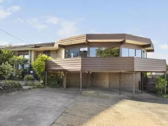 9 Earls Court, Balwyn North VIC 3104 House Auction