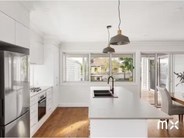 9 Ellengowan Crescent, Fairy Meadow House for rent Listed by.
