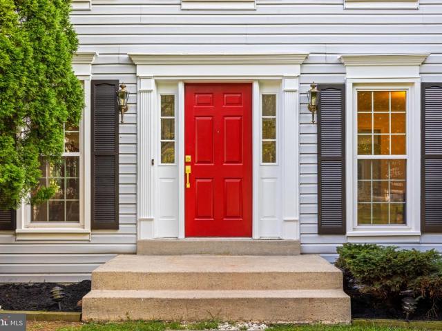 9 English Elm Court