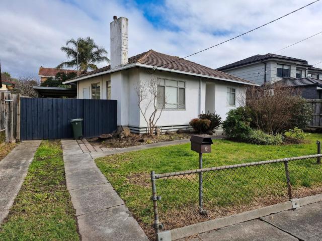 9 Enfield Avenue, Preston
