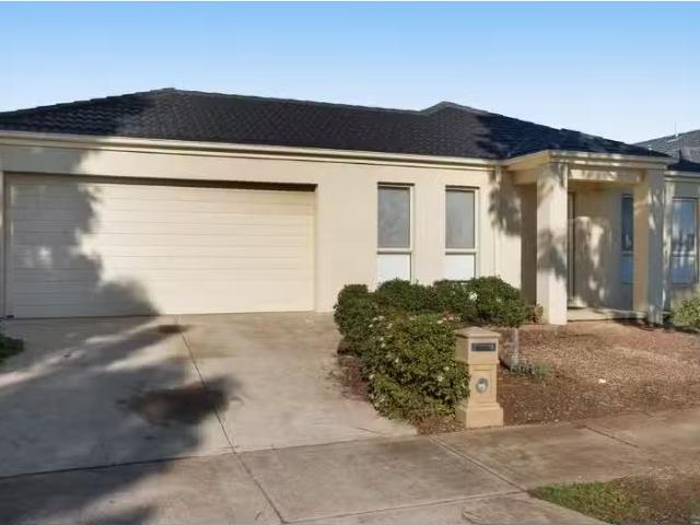 9 Equine Circuit, Melton South House for rent Listed by Joann.