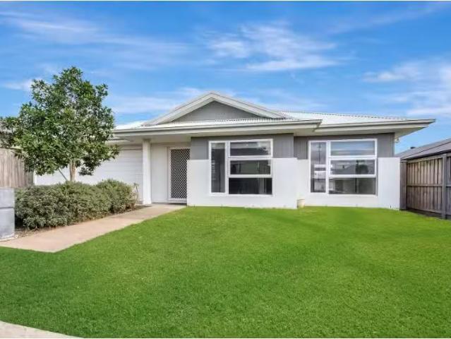 9 Fontana Street, Chisholm House for rent Listed by Courtney.