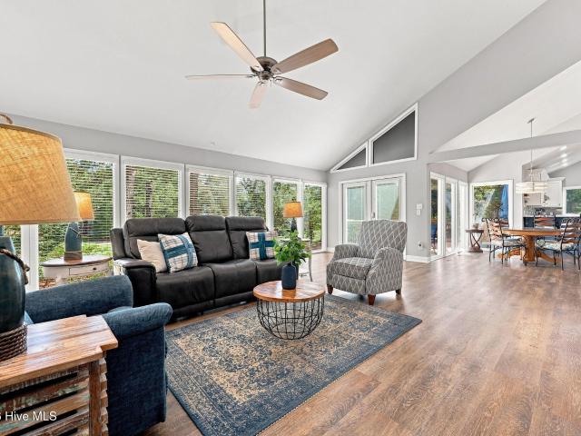 9 Forest Hills Lane