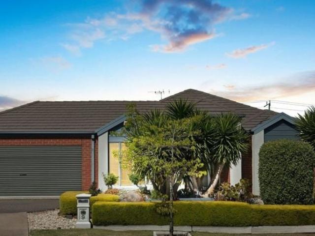 9 Glen Drouitt Drive, CAROLINE SPRINGS