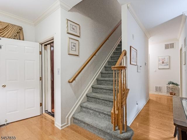 9 Goffle Brook Ct