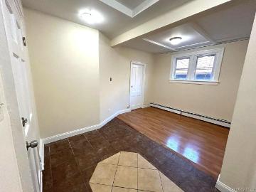 9 Grand St, Unit 2, Poughkeepsie, NY 12601 | MLS #978634