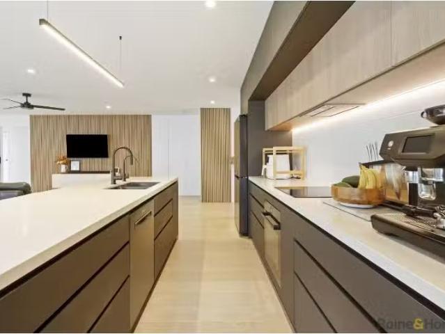 9 Grey Gum Street, POTTSVILLE House for rent Listed by Aline.