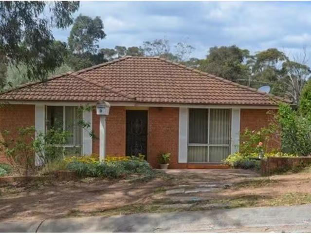 9 Grimwig Crescent, Ambarvale House for rent Listed by C21 Th.