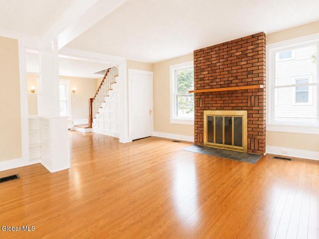 9 Grove Avenue