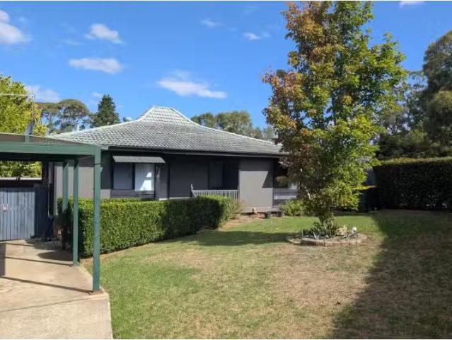 9 Hakea Place, Macquarie Fields House for rent Listed by Alex.