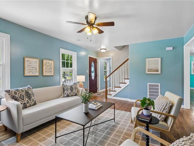 9 Hansom DR