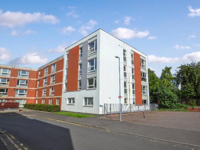 9 Hanson Park, Dennistoun, Glasgow. 2 bed flat to rent £1,100 pcm £254 pw