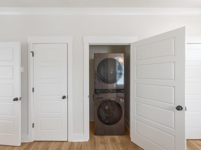 9 Hawthorne Lane # Unit 105