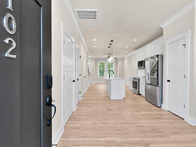 9 Hawthorne Lane