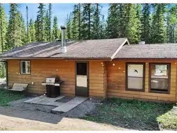 Clearwater County, Alberta - Garden, Parking