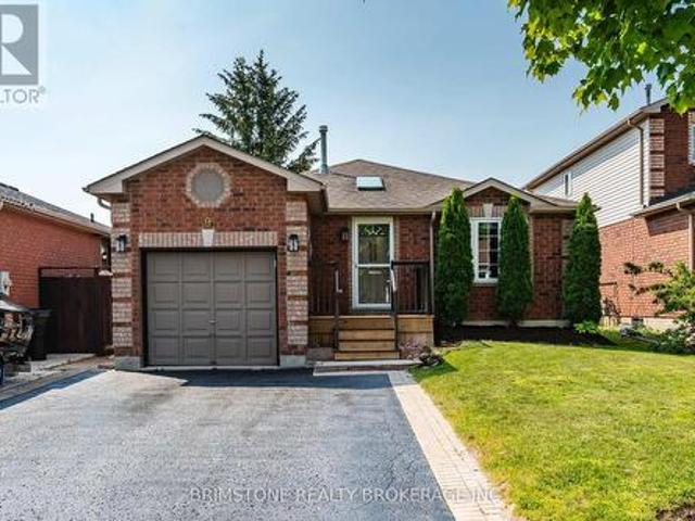 9 Holly Meadow Road, Barrie, ON, L4N 8S1 house for sale | Listing ID S13638 | Royal LePage