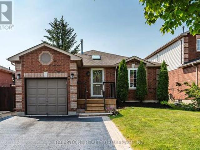 9 Holly Meadow Road, Barrie, ON, L4N 8S1 house for sale | Listing ID S13822 | Royal LePage