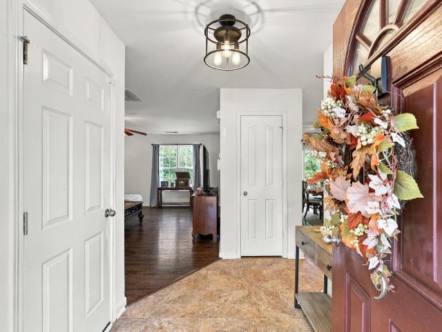 9 Hollow Tree Way