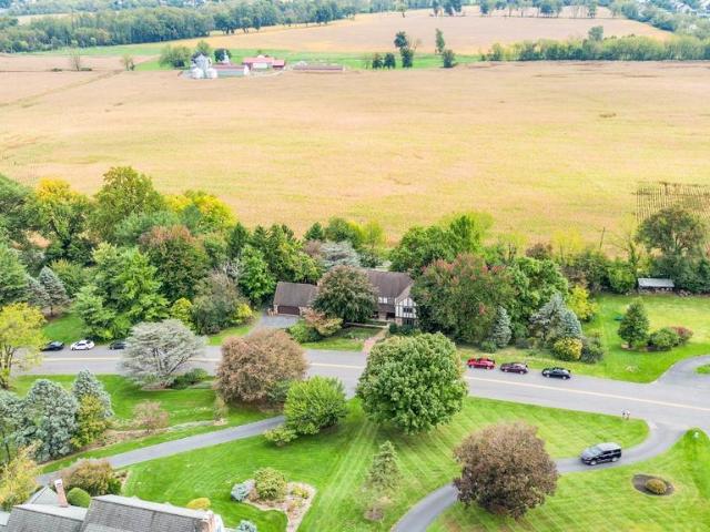 9 Knollwood Drive