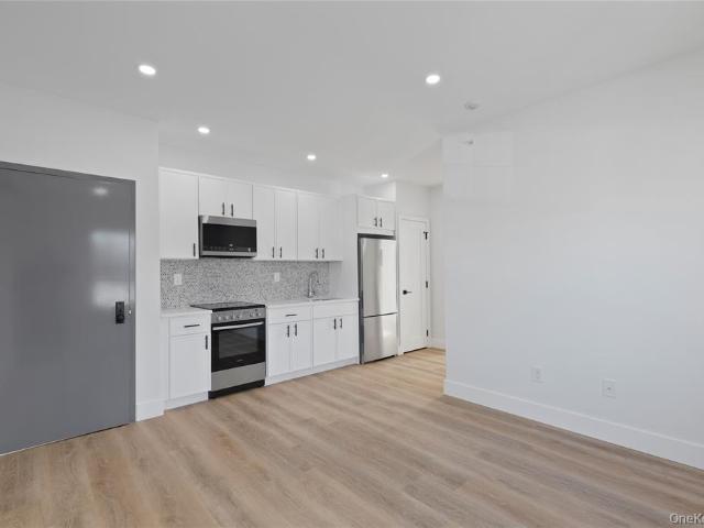 9 Lagrange Ave, Unit 4, Poughkeepsie, NY 12603 | MLS #988806