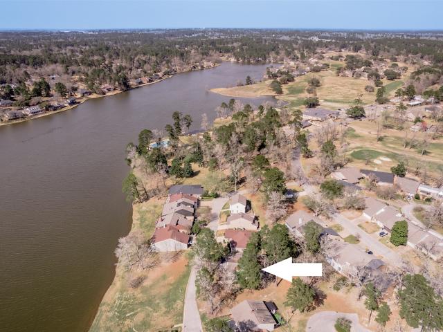 9 Lakeview Manor