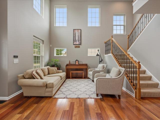 9 Lake Vista Court