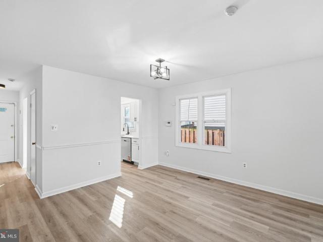 9 Leadbeater Street # 1/2