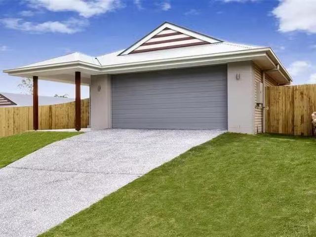 9 Logan Crescent, Oxenford, QLD 4210