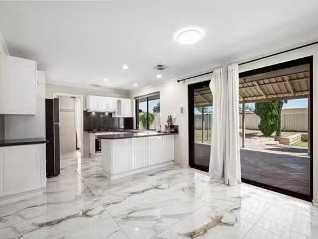 9 Lorikeet Way, Gosnells, WA 6110