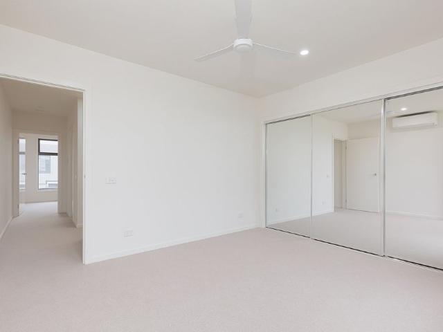 9 Paperbark Walk, Sunshine North VIC 3020