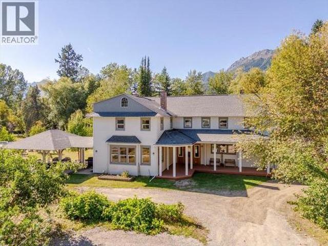 9 Park Crescent, Fernie, BC, V0B 1M0 house for sale | Listing ID 10378 | Royal LePage