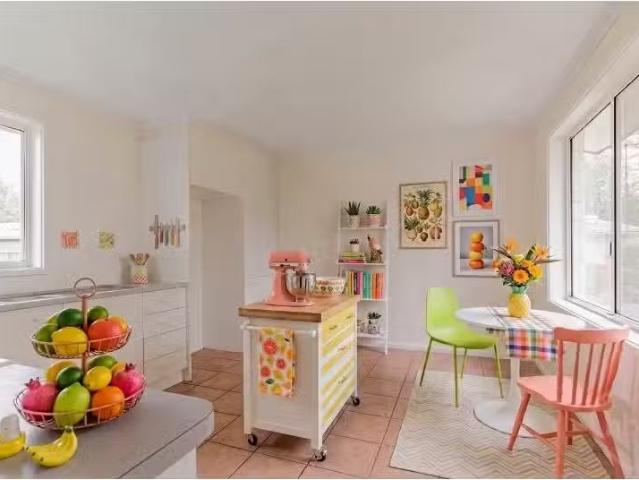 9 partinson Street, Watson House for rent Listed by Jamye Dud.