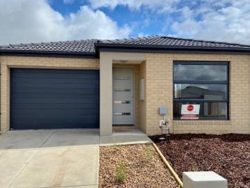 9 Pearce Way, Weir Views VIC 3338 House For Rent | Domain