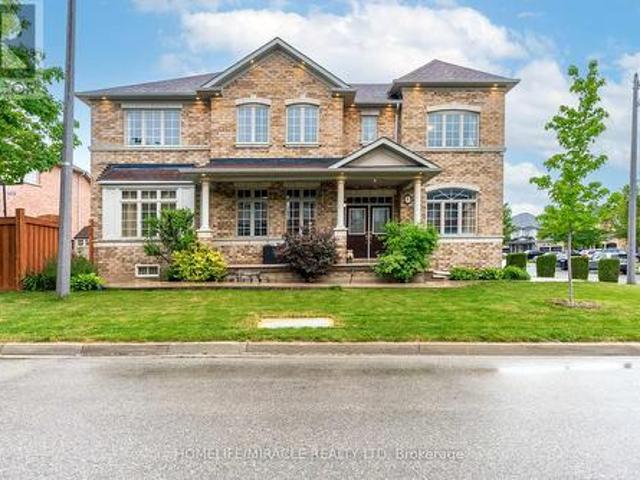 9 Peridot Road, Brampton, ON, L6P 0Z6 house for sale | Listing ID W13677 | Royal LePage