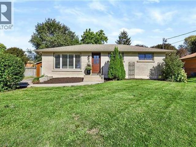 9 Phillip Street, St. George, ON, N0E 1N0 house for sale | Listing ID 40868 | Royal LePage