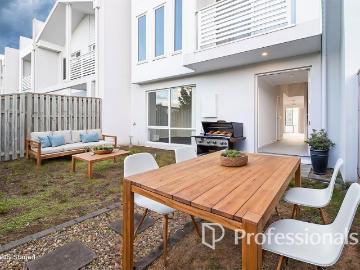 9 Pineapple ParkwayStrathpine QLD 4500, Australia