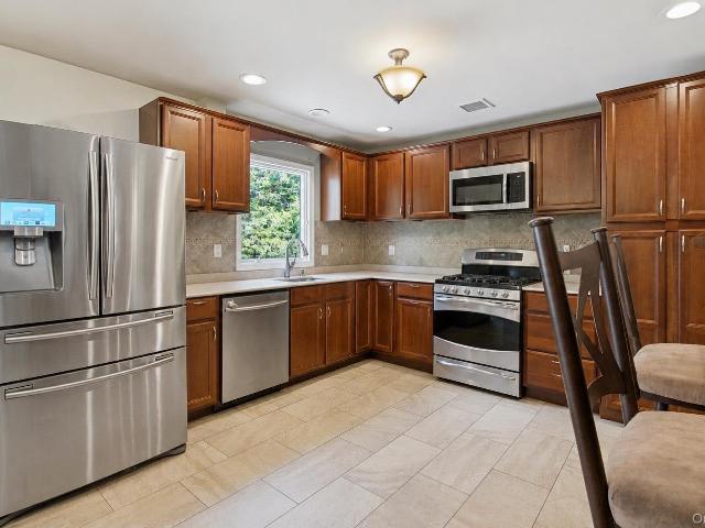 9 Pleasant View Road