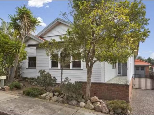 9 Porter Avenue, East Maitland House for rent Listed by Kayle.