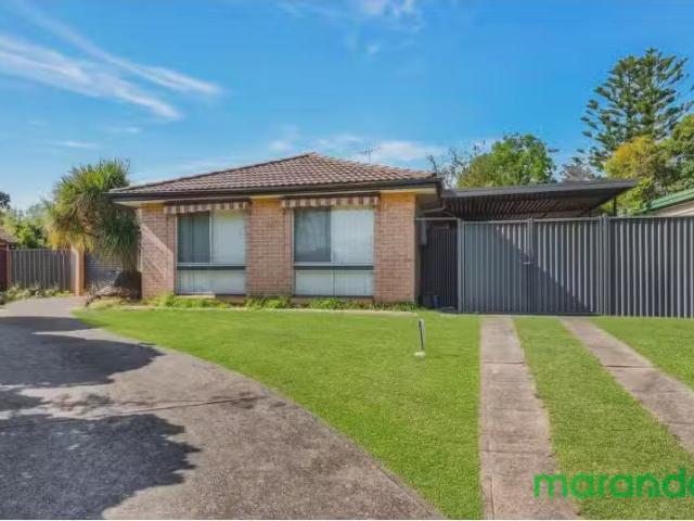 9 Quinn Place, PRAIRIEWOOD House for rent Listed by Chiara Gi.