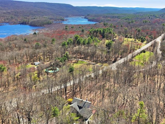 9 Rustic Hills Road