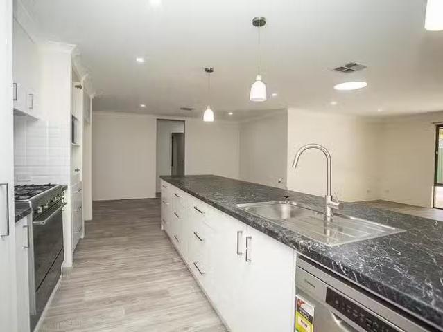 9 Raven Lane, Warnbro, WA 6169