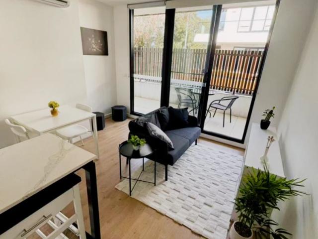 9 Renver Road, Melbourne