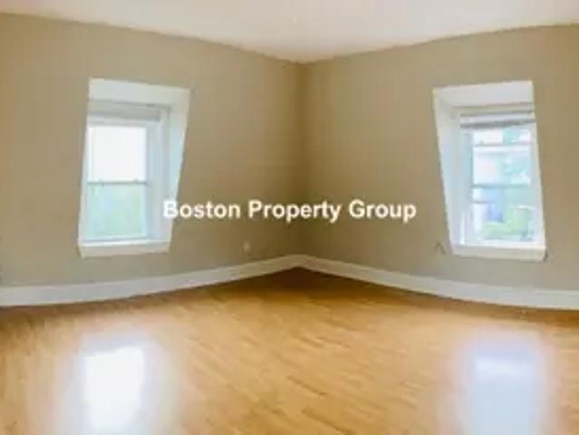 9 Rice St, 2 beds, 1 full bath